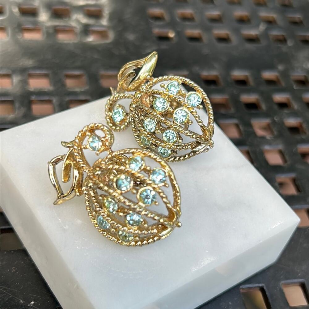 Vintage Coro Screwback Earrings #212 aquamarine rhinestones and gold tone